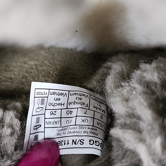 Ugg plush olive boots NWB size 9 - Picture 3 of 6